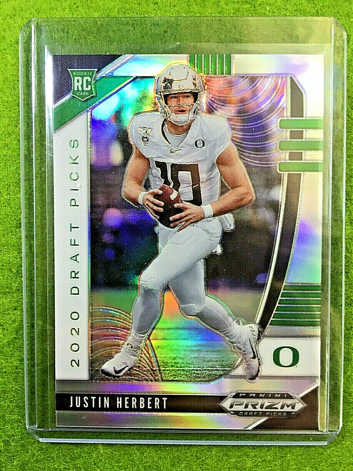 JUSTIN HERBERT SILVER PRIZM ROOKIE CARD JERSEY #10 OREGON 2020 Prizm LA CHARGERS