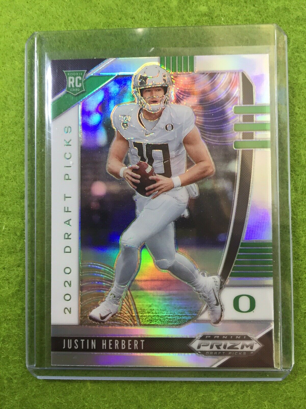 JUSTIN HERBERT SILVER PRIZM ROOKIE CARD JERSEY #10 OREGON 2020 Prizm LA CHARGERS