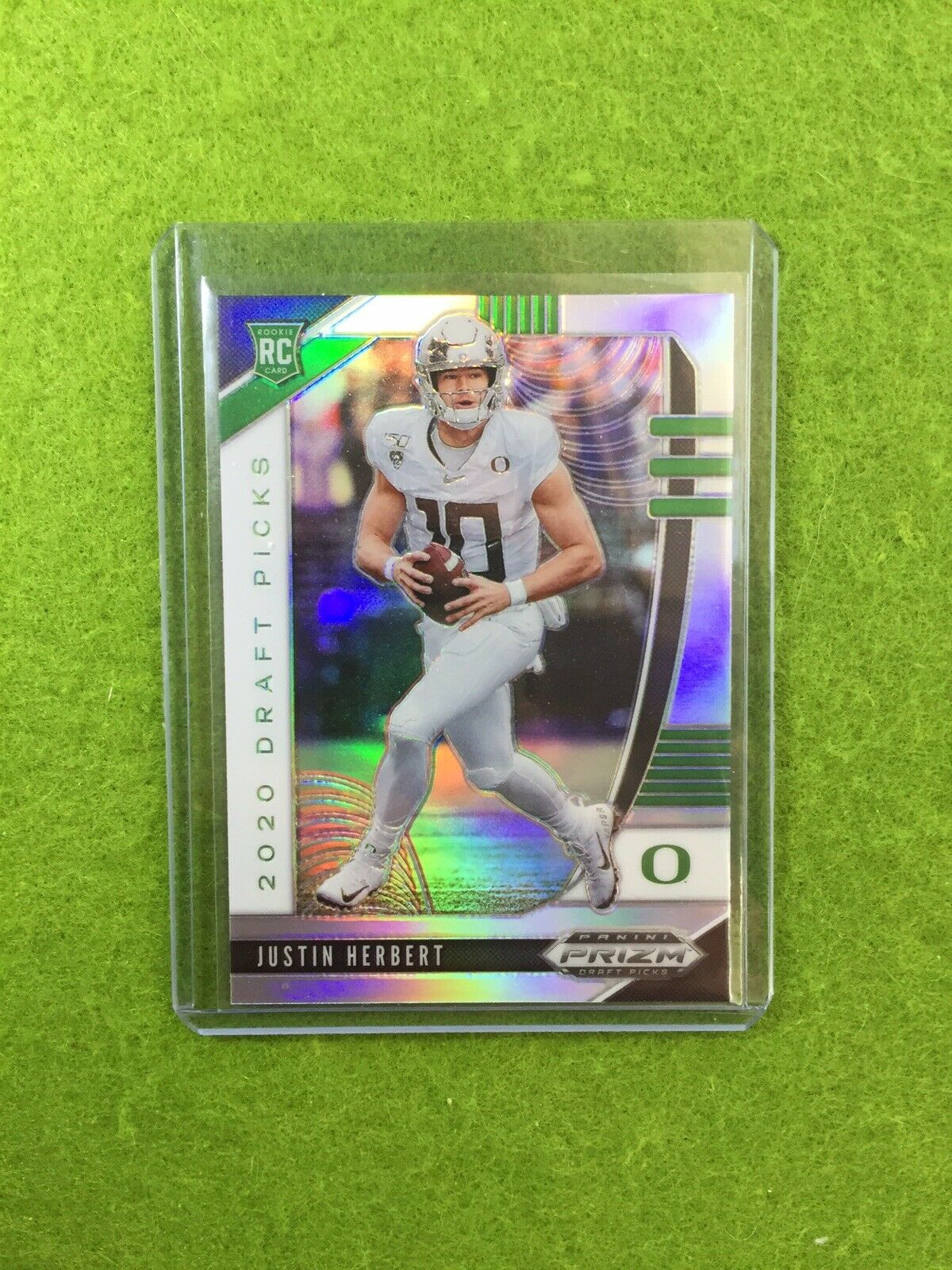 JUSTIN HERBERT SILVER PRIZM ROOKIE CARD JERSEY #10 OREGON 2020 Prizm LA CHARGERS