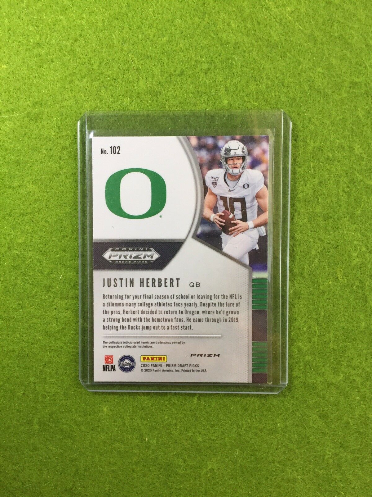 JUSTIN HERBERT SILVER PRIZM ROOKIE CARD JERSEY #10 OREGON 2020 Prizm LA CHARGERS