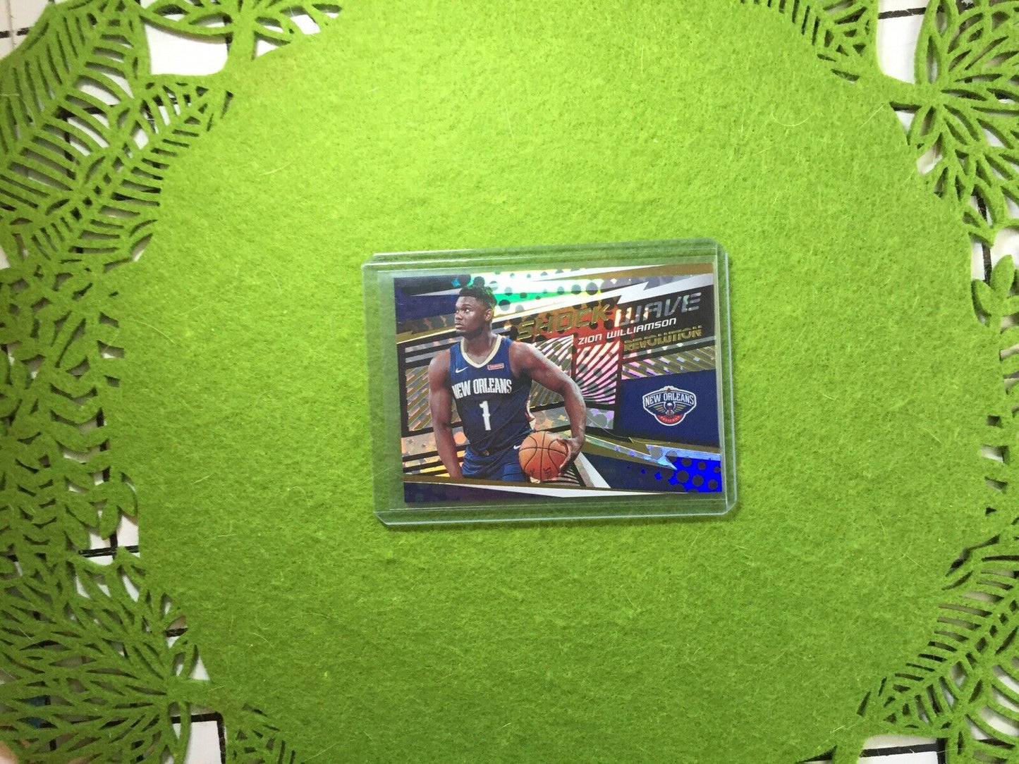 ZION WILLIAMSON PRIZM ROOKIE REFRACTOR PELICANS RC 2019-20 Revolution SHOCK WAVE