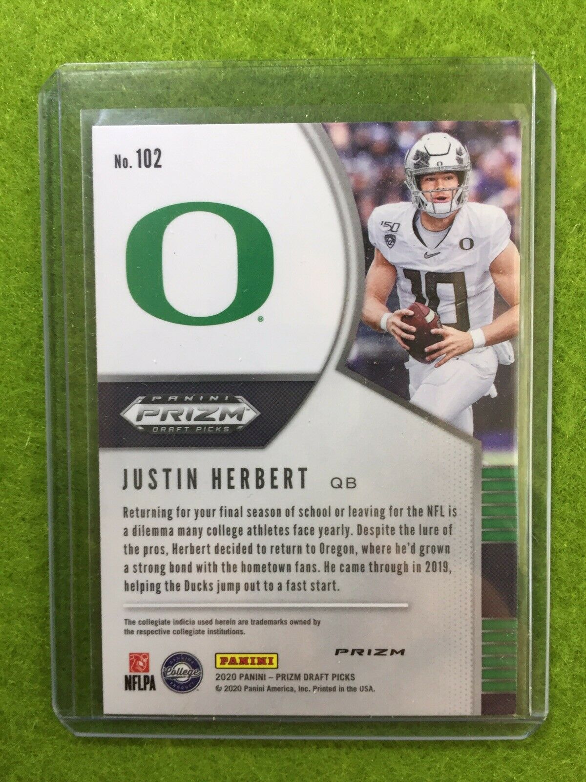 JUSTIN HERBERT PINK PULSAR PRIZM ROOKIE CARD JERSEY #10 Oregon Ducks 2020 Prizm