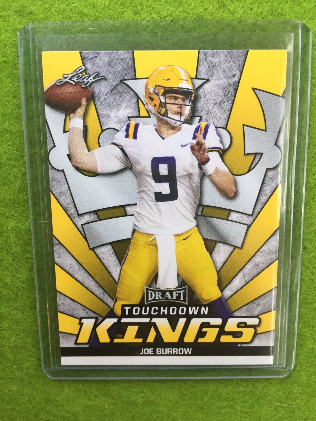 JOE BURROW ROOKIE INSERT CARD JERSEY #9 LSU GOLD 2020 Leaf Draft TOUCHDOWN KINGS