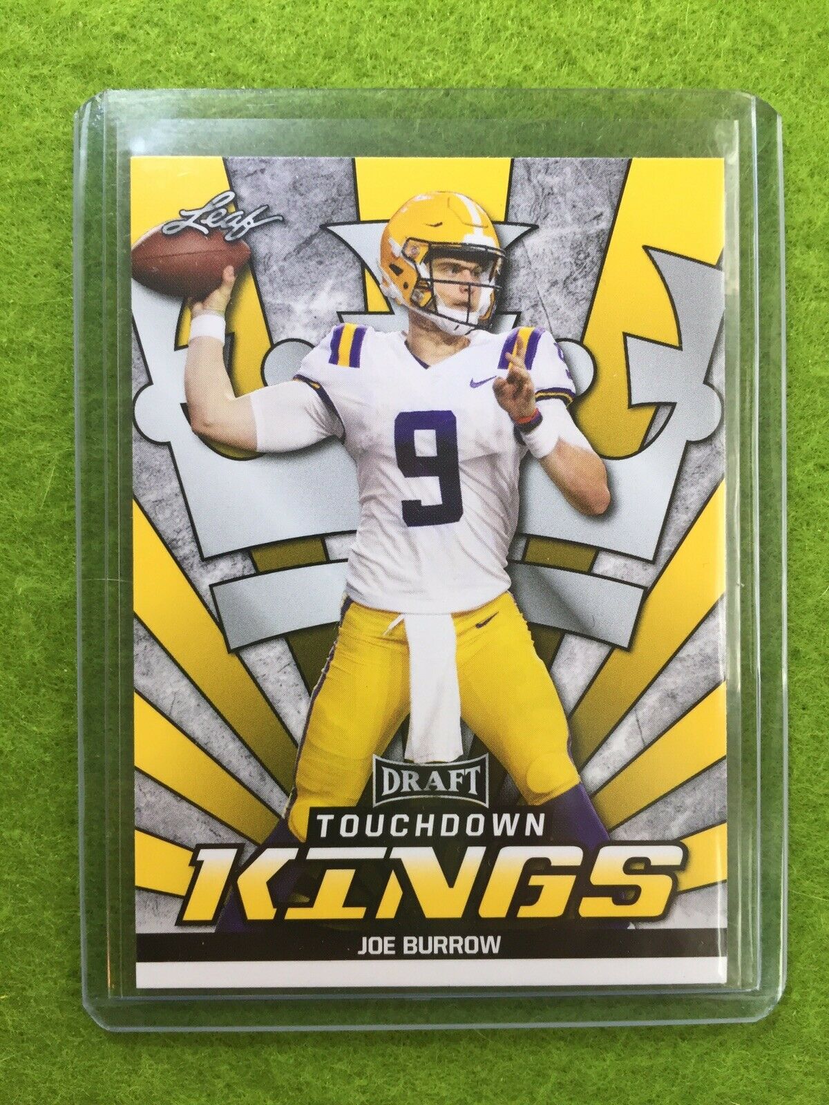 JOE BURROW ROOKIE INSERT CARD JERSEY #9 LSU GOLD 2020 Leaf Draft TOUCHDOWN KINGS