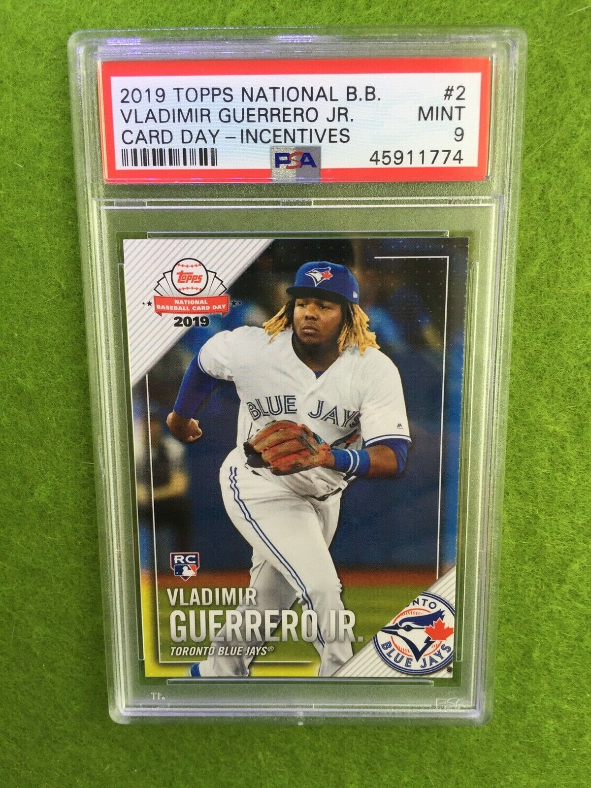 VLADIMIR GUERRERO JR ROOKIE CARD JERSEY #27 BLUE JAYS PSA 9 MINT RC - 2019 TOPPS